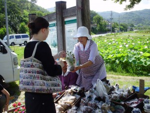 昨年のお盆市の様子